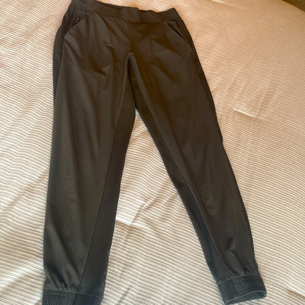 Athleta Brooklyn jogger in army green